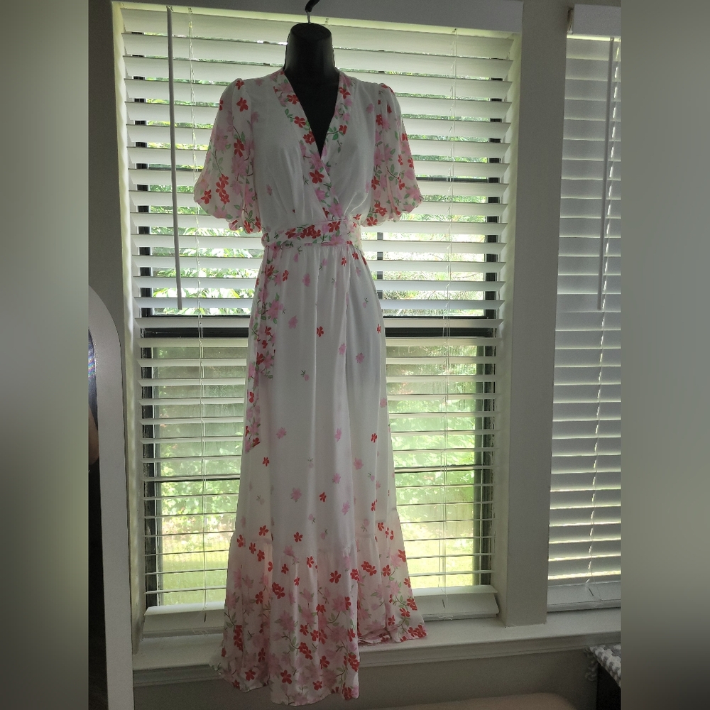 Draper James White and Pink Floral Maxi Dress, Used Excelent Condition